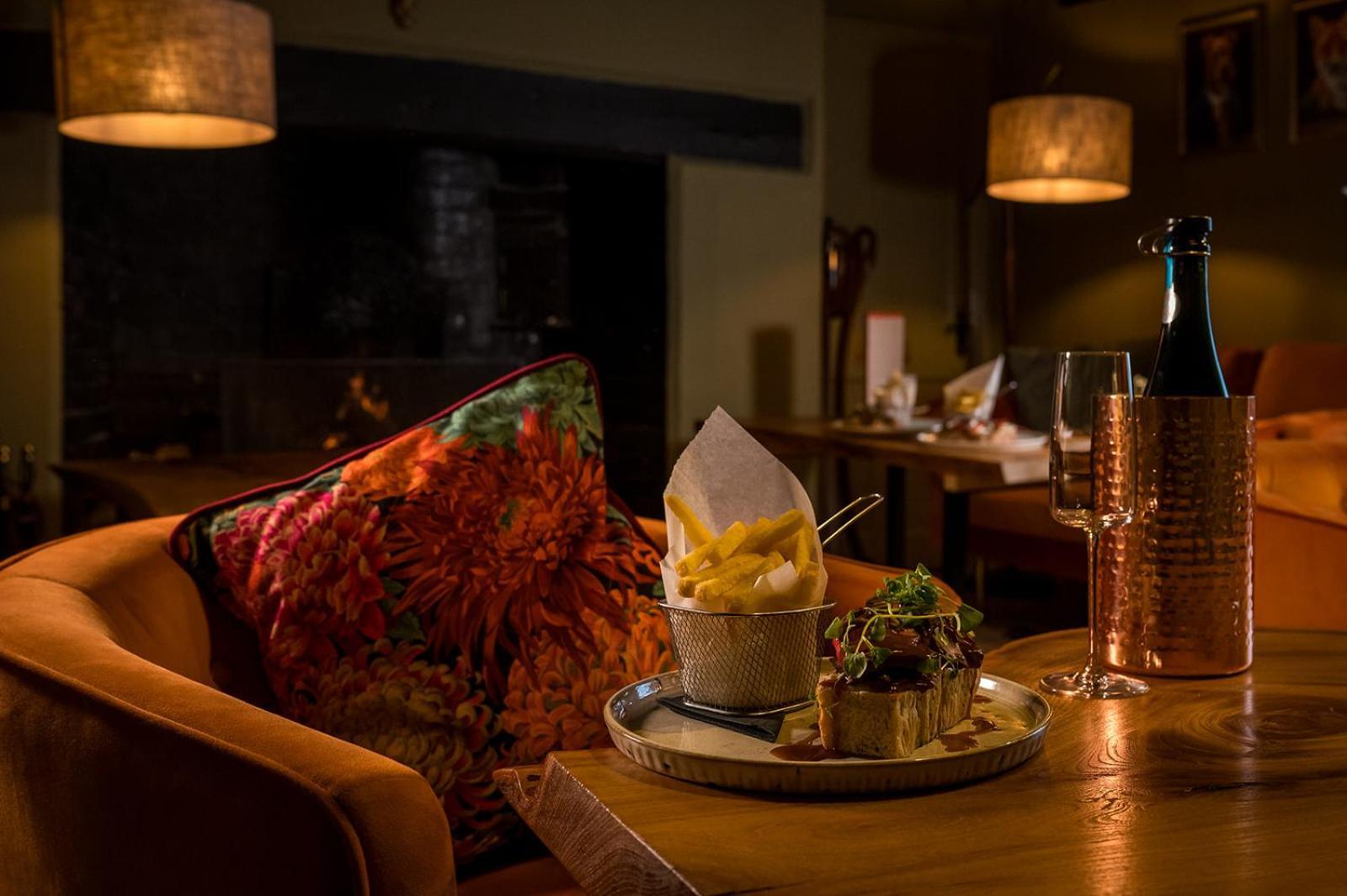 Tottington Manor Hotel Henfield Dış mekan fotoğraf