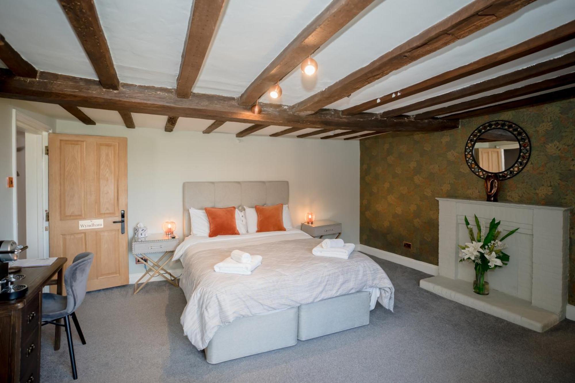 Tottington Manor Hotel Henfield Dış mekan fotoğraf