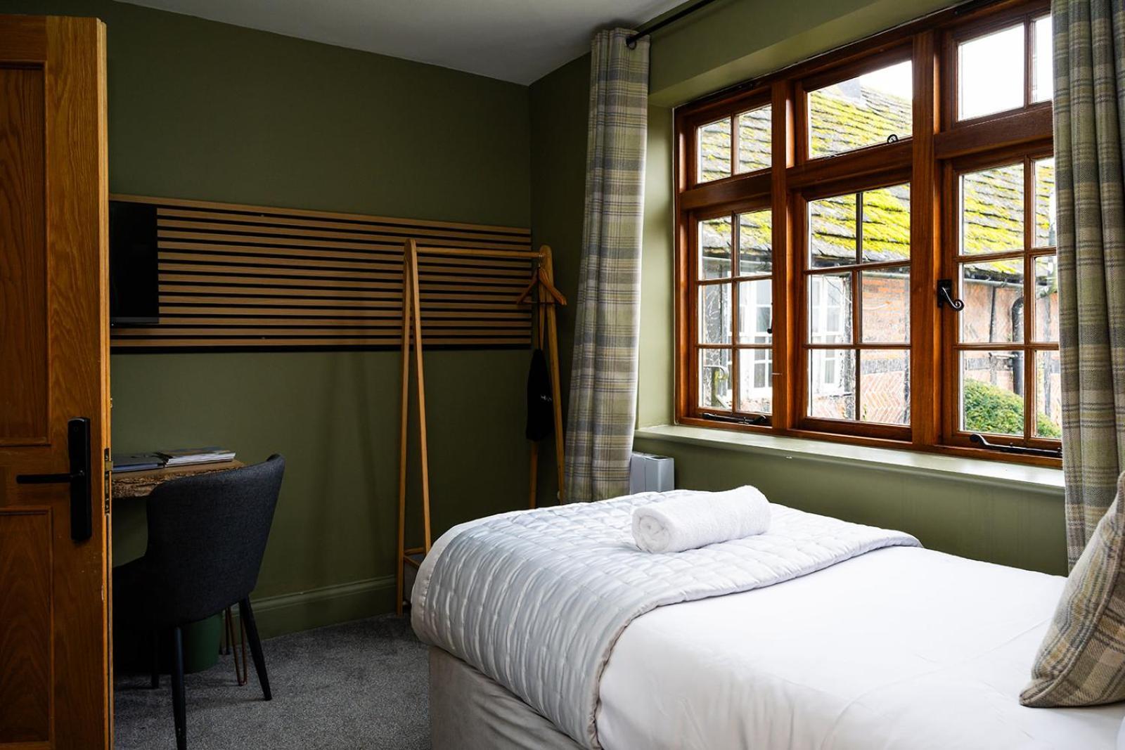 Tottington Manor Hotel Henfield Dış mekan fotoğraf